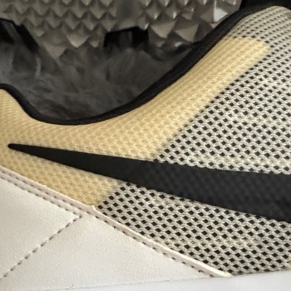 Men’s Nike Black/White/Yellow Golf Shoes - Picture 4 of 8